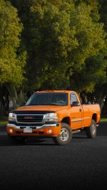 2005 GMC Sierra 2500 HD 8100 - 129k mile