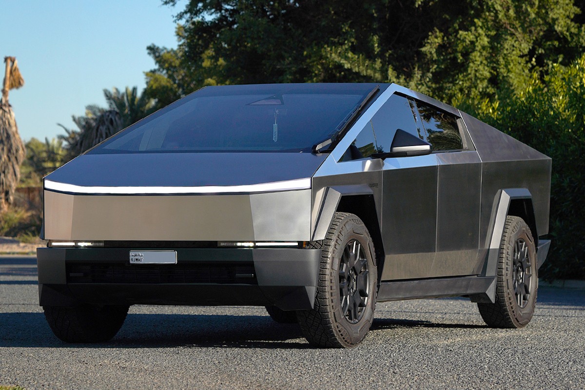 2024 Tesla Cybertruck Foundation Series - 2,669 km