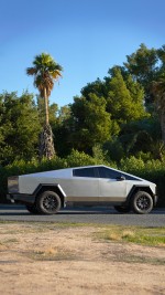2024 Tesla Cybertruck Foundation Series - 2,669 km