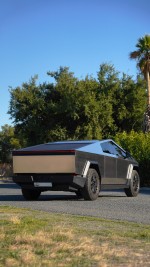 2024 Tesla Cybertruck Foundation Series - 2,669 km