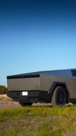 2024 Tesla Cybertruck Foundation Series - 243 km only