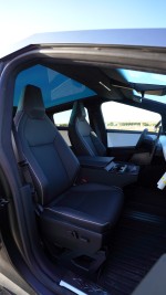 2024 Tesla Cybertruck Foundation Series - 243 km only
