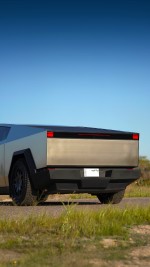 2024 Tesla Cybertruck Foundation Series - 243 km only