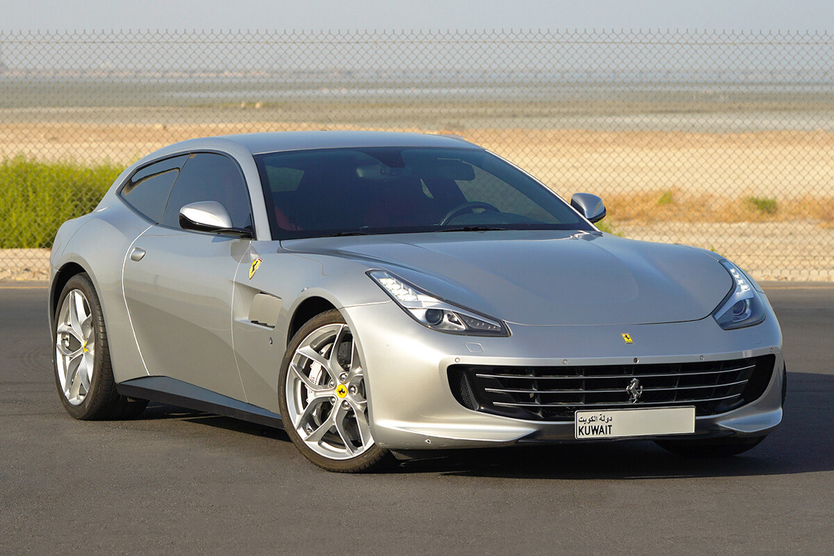 2017 Ferrari GTC4Lusso T - 21k km