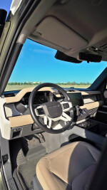 2022 Land Rover Defender 110 SE - 76k km