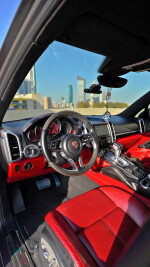 2016 Porsche Cayenne GTS - 108k km