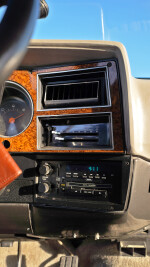 1991 Chevrolet Suburban 2500 SLE - 169k km