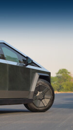 2024 Tesla Cybertruck Foundation Series - 20k km
