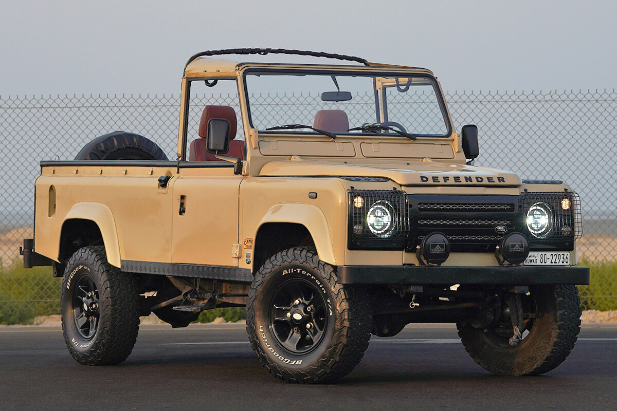 1999 Land Rover Defender 110 Pickup Soft Top - 74k km
