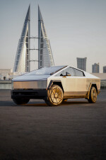 2025 Tesla Cybertruck Foundation Series - 1,100 km only