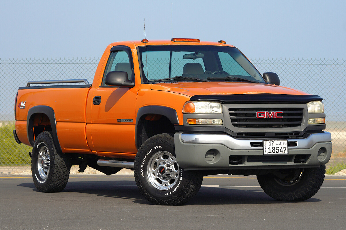 2006 GMC Sierra 2500 HD 8100 - 120k mile