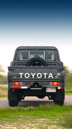 2024 Toyota Land Cruiser LC76 Pickup - 42k km